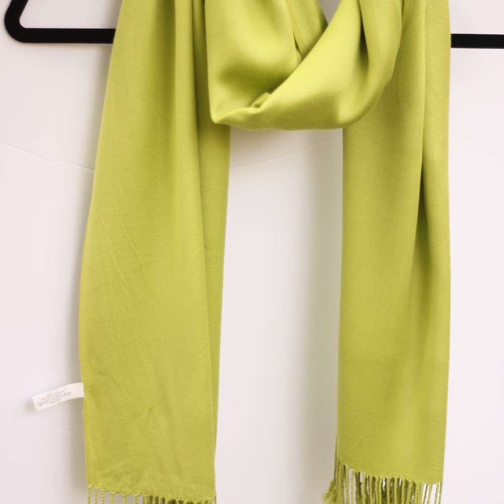 NWT Flora Green Pashmina Women's Scarf /Wrap/Shawl - Picture 4 of 8